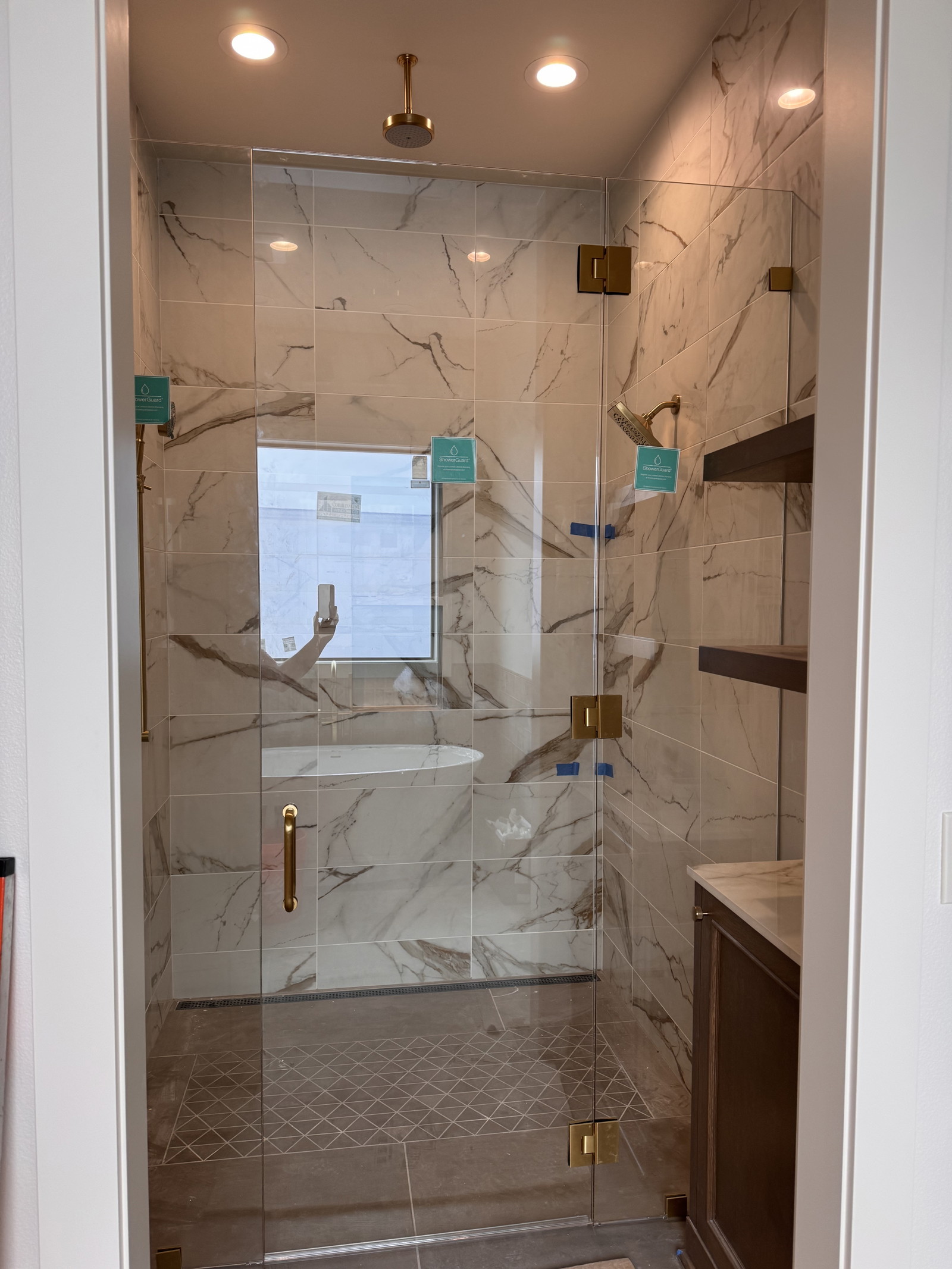 Big Shower, Satin Brass 2026